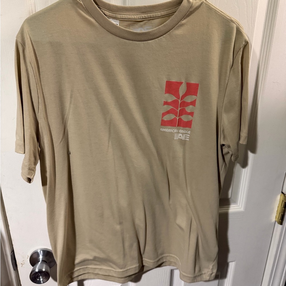 ❣️🤙🏽American Eagle Outfitters Beige Tee
